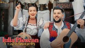 IULIA PLESCAN - S-O INTORS LUMEA PE DOS