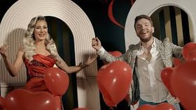 FLORIN CERCEL SI CLAUDIA PUICAN - AJUTOR M-AM INDRAGOSTIT