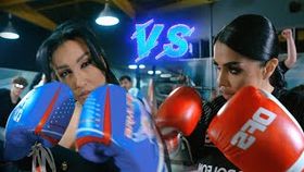 Narcisa Vs Raluca Dragoi - Are Fata Are