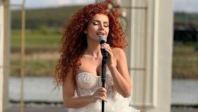 Catalina Zoescu - Esti