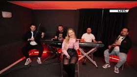 Andreea Ciocotisan & Formatia - Am Si Eu O Domnisoara (Cover Florin Cercel) Live