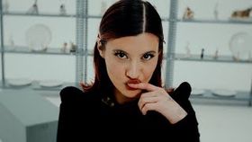 Erika Isac - Politically correct