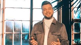 ALEX DE LA ORASTIE - PE TINE NU POT SA TE IERT