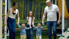 AMALIA URSU SI VASILICA CETERASU - COPIII MEI