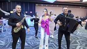 MIHAELA SULTAN - ARDE LUMINITA ARDE LA MANDRUTA IN FEREASTRA