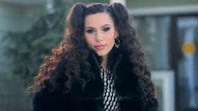 OANA PREDA - AM CREZUT CA BANII TE FAC FERICIT