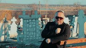 Iulian Grigoras Si Alisia - O Cruce Din Lemn