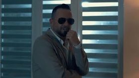BLONDU DE LA TIMISOARA - MA BATE UN GAND DE ASEARA