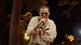 Radu Stefan Banica - Mai Stai